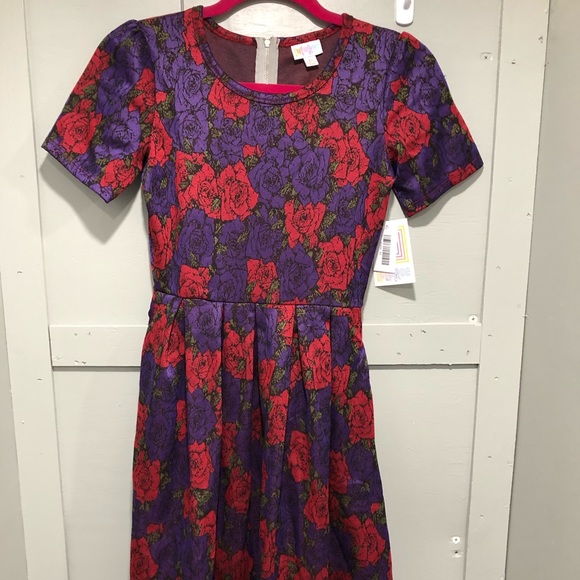 LuLaRoe Dresses & Skirts - LuLaRoe XS Floral Amelia Red Purple Roses NWT
